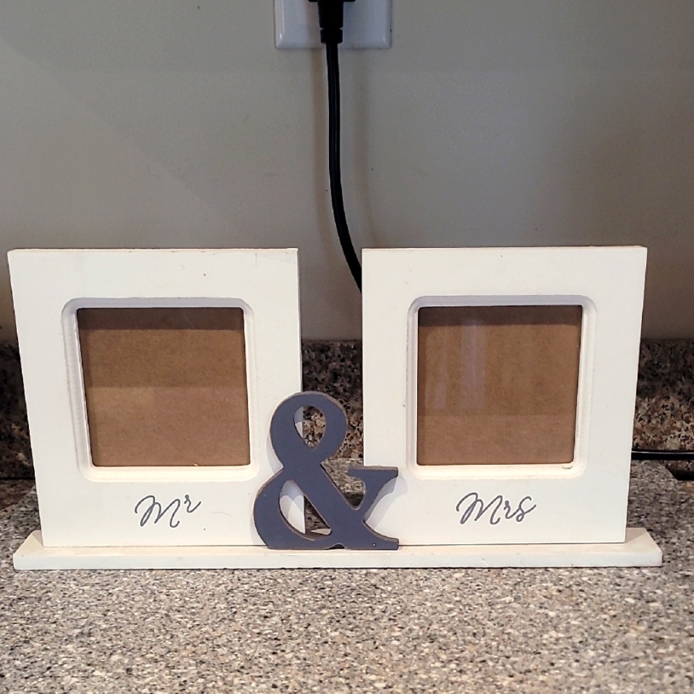 White and Gray Mr & Mrs Photo Frame